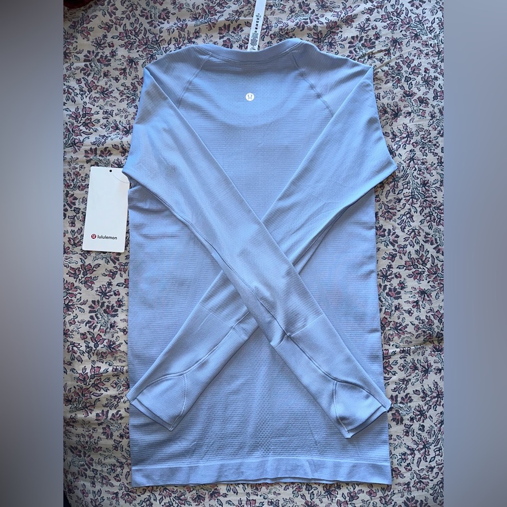 Lululemon - Picture 3 of 3